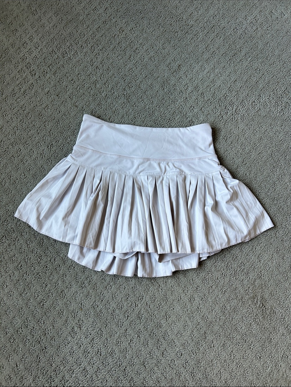 White gold hinge skirt